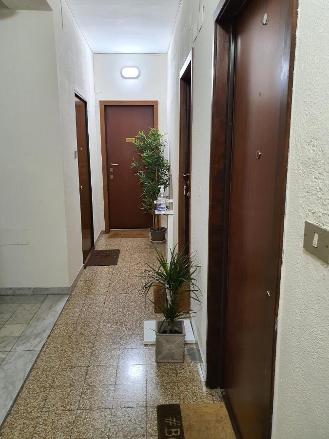 Cristel Apartment - 15 Min Da Milano 科马诺 外观 照片