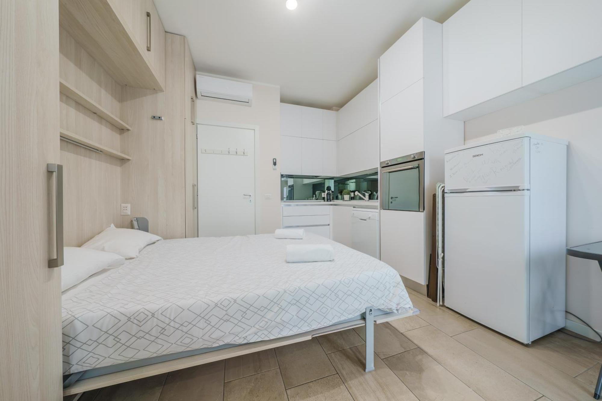 Cristel Apartment - 15 Min Da Milano 科马诺 外观 照片