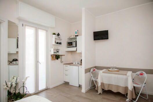 Cristel Apartment - 15 Min Da Milano 科马诺 外观 照片